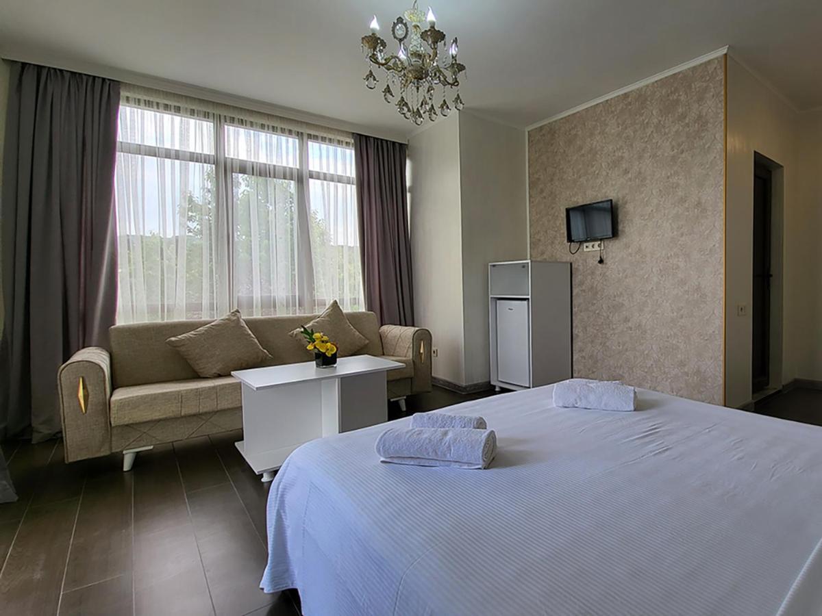 Mite Hotel Чакві Екстер'єр фото