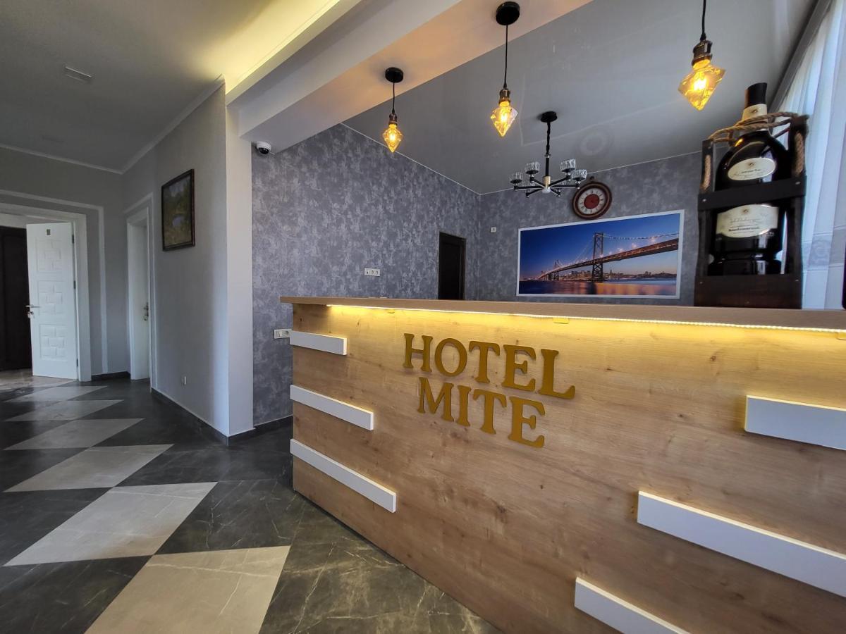 Mite Hotel Чакві Екстер'єр фото